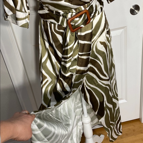 Zara Animal Print Shift Midi Dress Medium V Neck Belted Notched Collar Faux Wrap - Picture 5 of 17